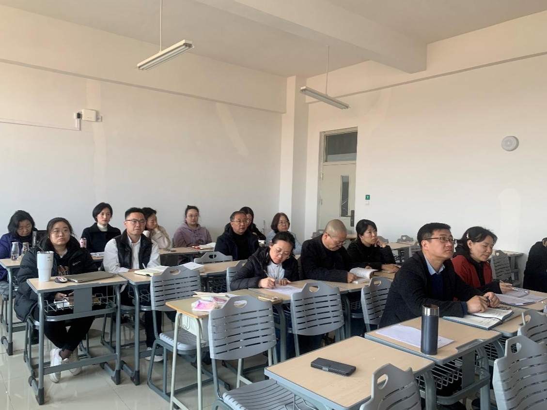 人文学院新学期毕业论文及科研教学推进会顺利召开