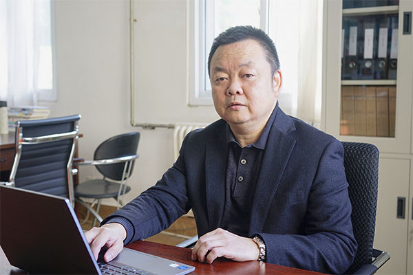 裴宇星  教授