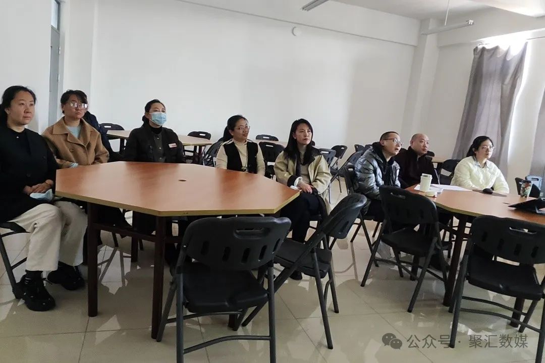 数媒学院毕业生中期答辩|师生携手 共筑梦想