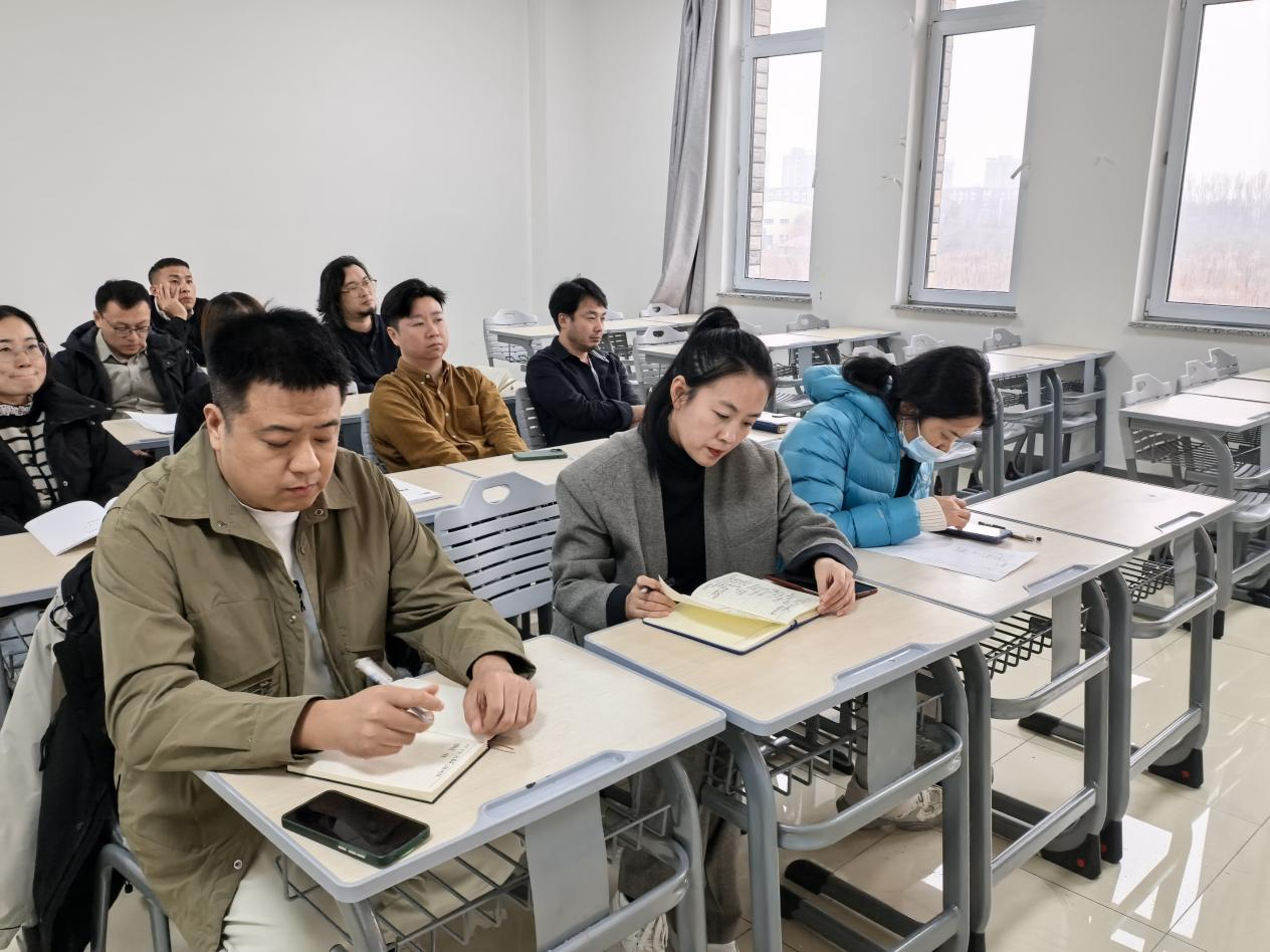 跟党走育新人 ——AI数媒学院召开2025-2026学年第一学期课程思政工作研讨会