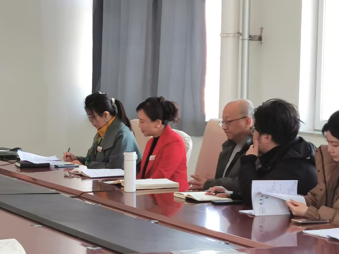 搭建公平乐台 奏响协同强音 | 新闻学院召开新学期全体员工大会